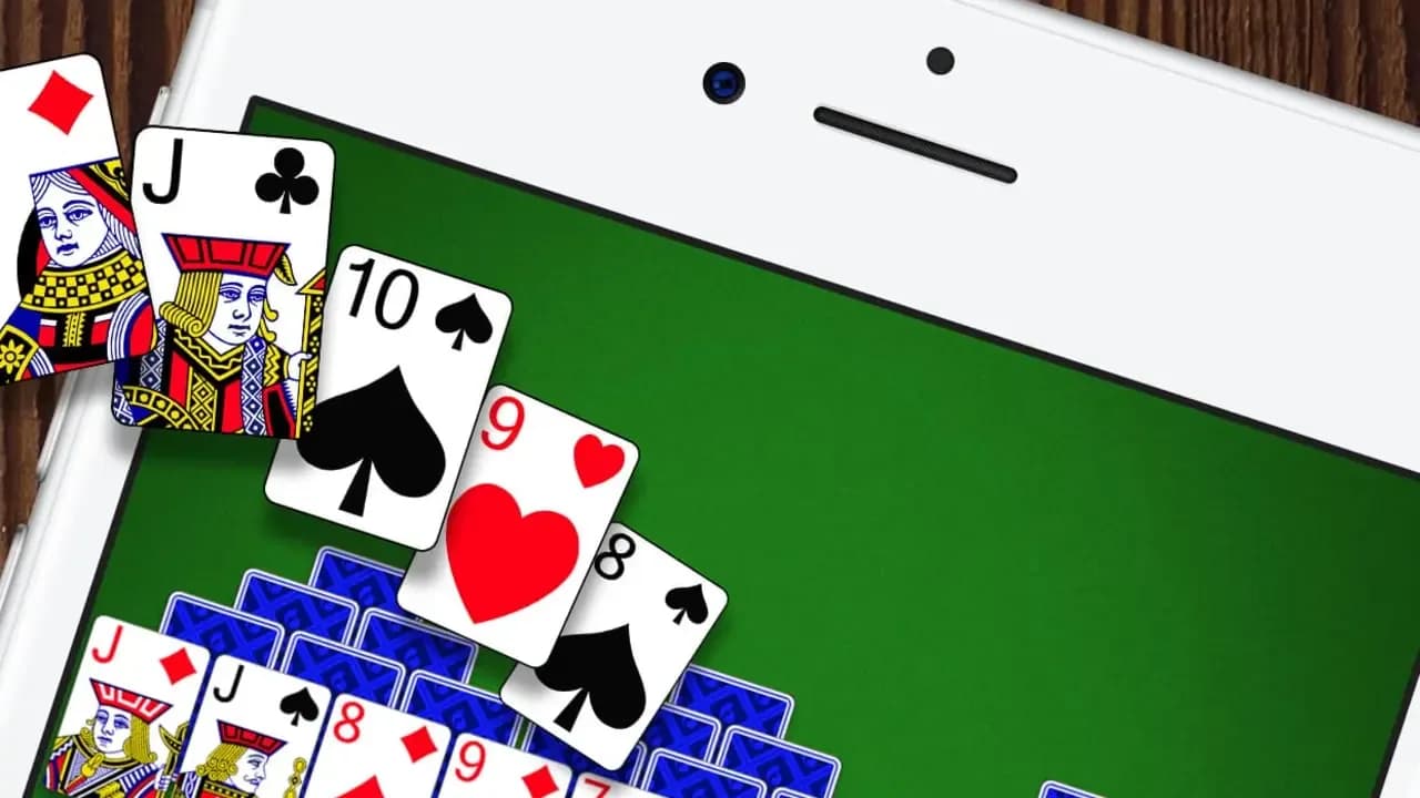 TriPeaks Solitaire